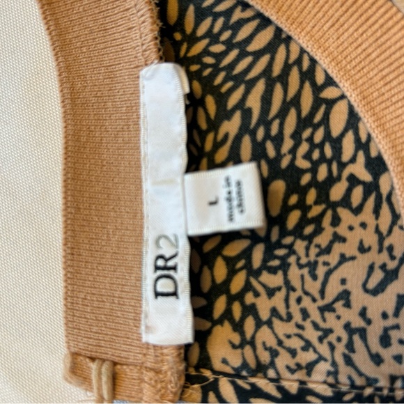 Patterned Rushed Sleeve Blouse - Picture 4 of 6